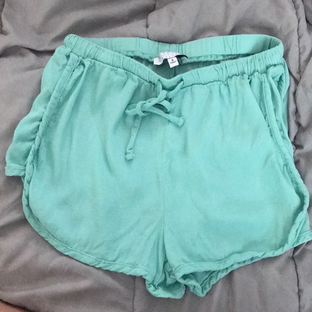 Kendall & Kylie Flowy Shorts